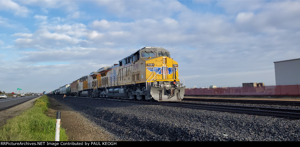 UP 7091 and UP 7079 Lead The UP Fresno Local 